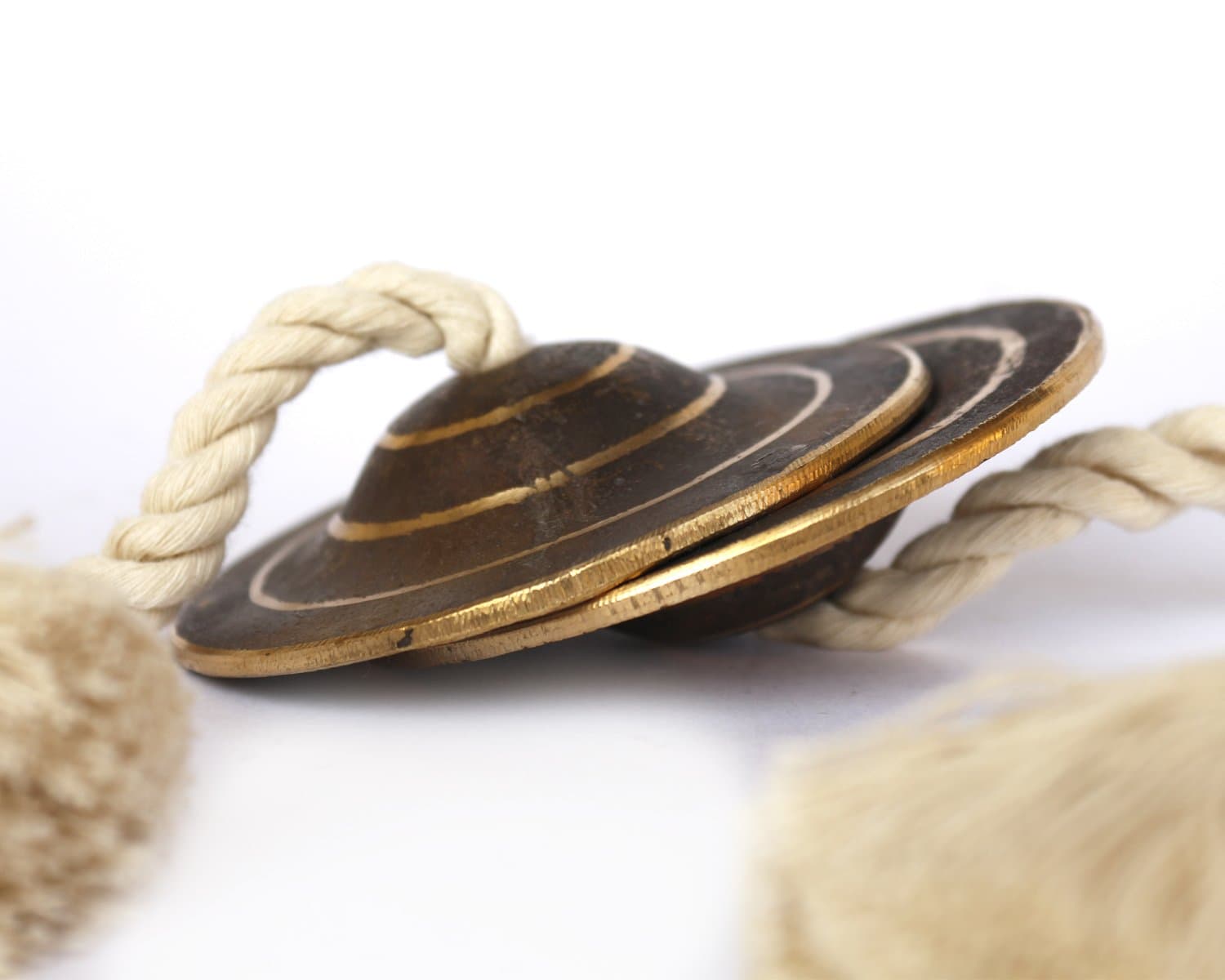 De Kulture Handmade Pure Kansa Manjeera Percussion Instrument Indian Cymbal Clapper Bell For Religious Ceremonies Bhajans Healing Yoga Meditation, 3X1 (DH) Inches