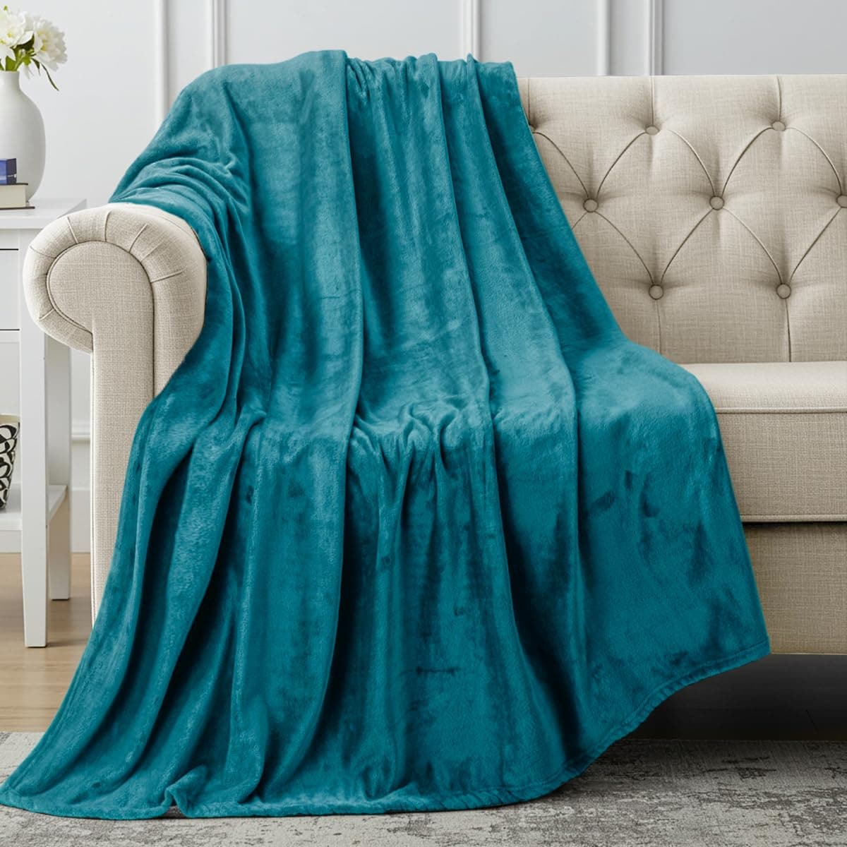 Utopia Bedding Fleece Blanket Throw Size Turquoise 300GSM Luxury Bed Blanket Fuzzy Soft Blanket Microfiber