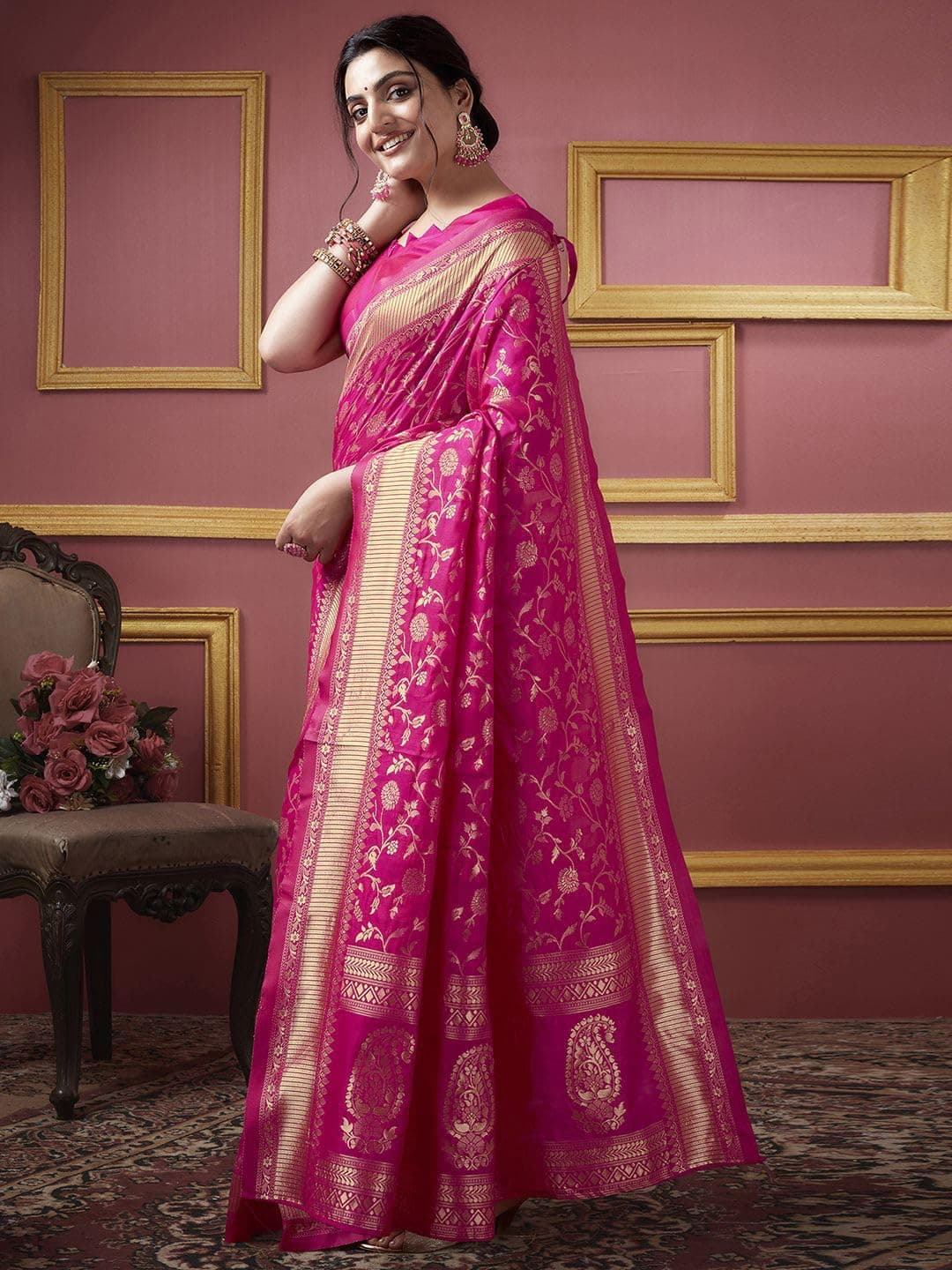 Amazon Brand - Tavasya Magenta Banarasi Silk Saree with Golden Floral Weave, Traditional Zari Border, Wedding