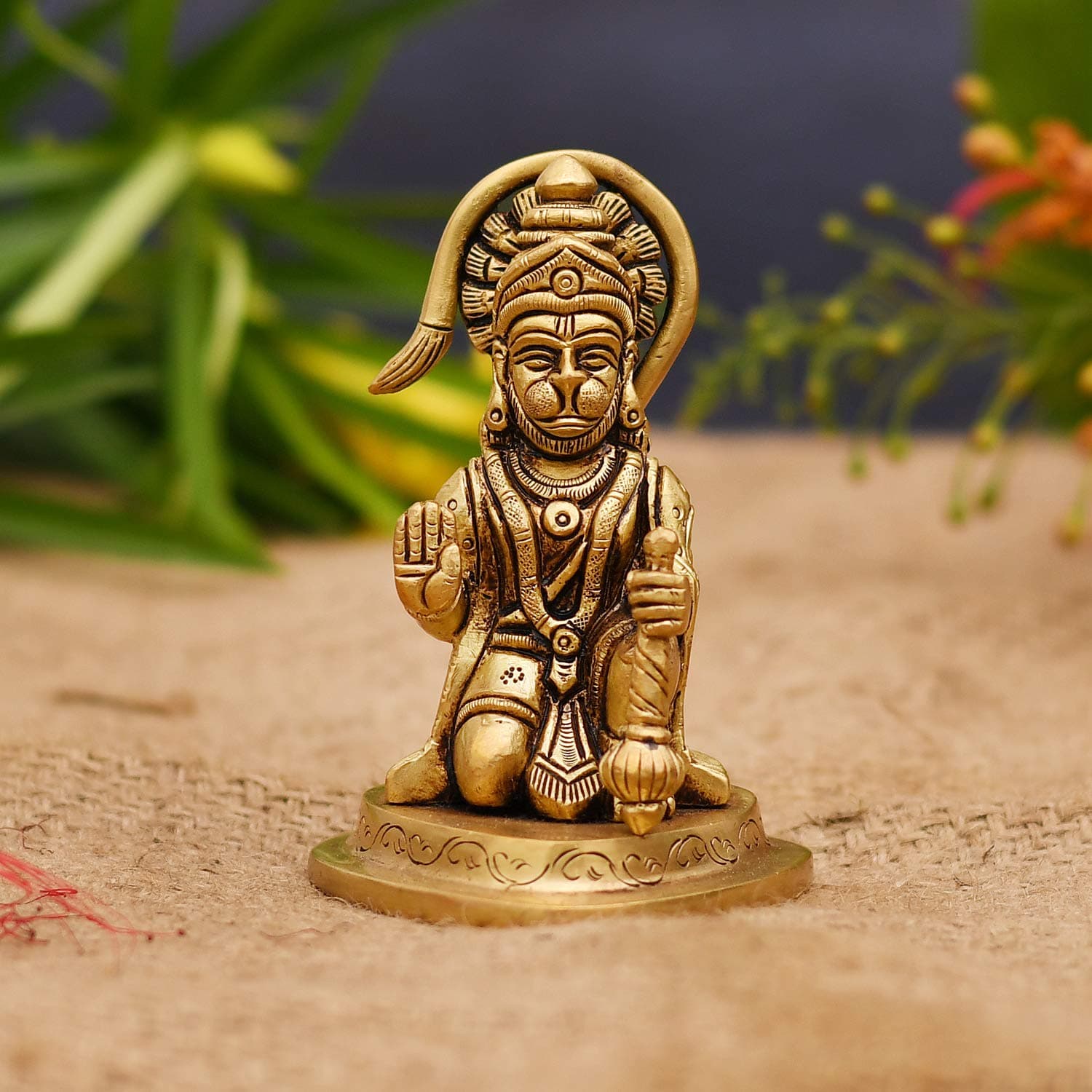 Collectible India Brass Lord Hanuman Statue Religious Strength God Showpiece Figurine - Hanuman Bajrangbali Murti for Ghar (4x3x2.5, Gold)