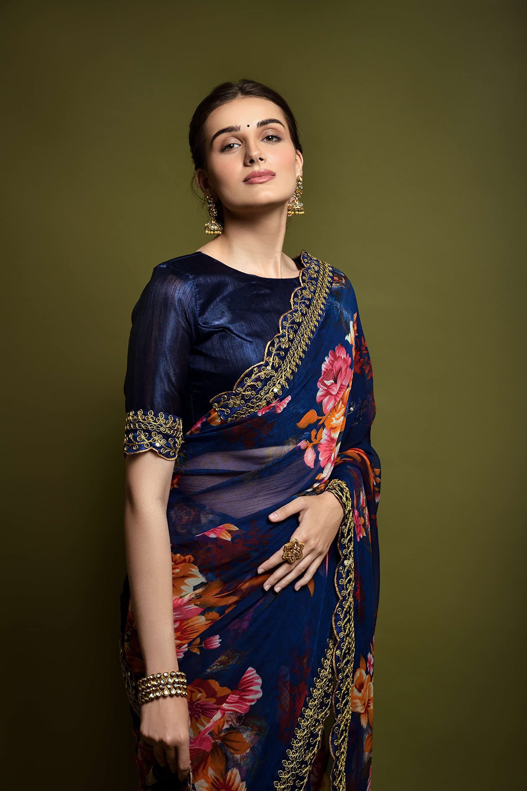 Amazon Brand - Tavasya Women's Georgette Floral Print Sarees with Embroidery and Cutwork Lace With Unstitched blouse piece