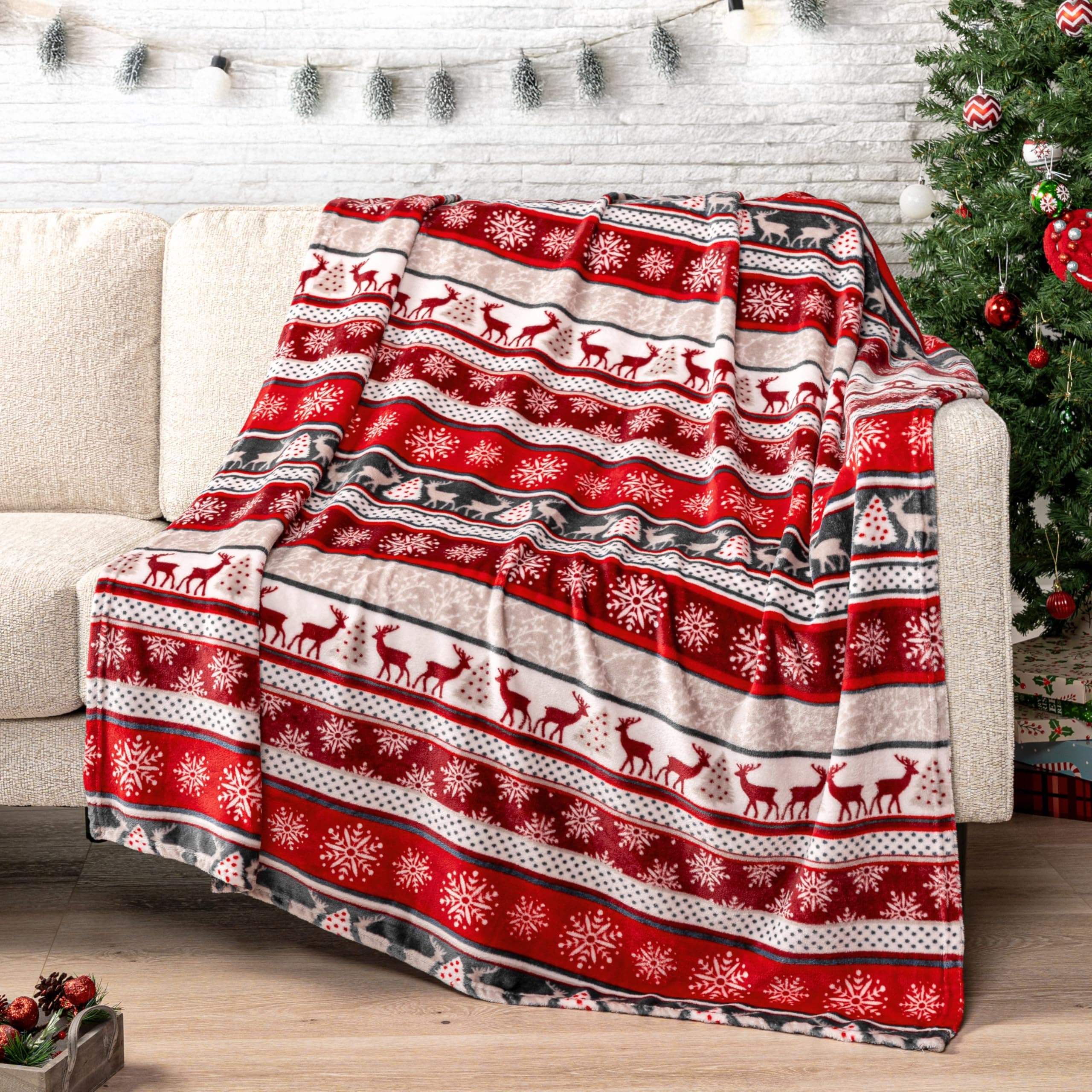 (130cm x 150cm , Holiday - Reindeer) - PAVILIA Christmas Throw Blanket Holiday Christmas Reindeer Snowflakes Fleece Blanket Soft, Plush, Warm Winter Cabin Throw, 50x60 (Christmas Red)